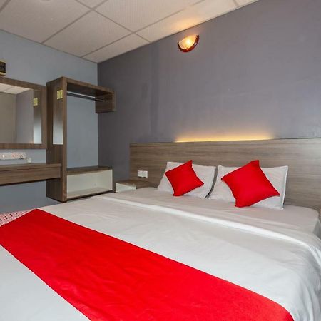 Oyo 1088 Yellow Mansion Banda Kaba Hotel Malacca Luaran gambar