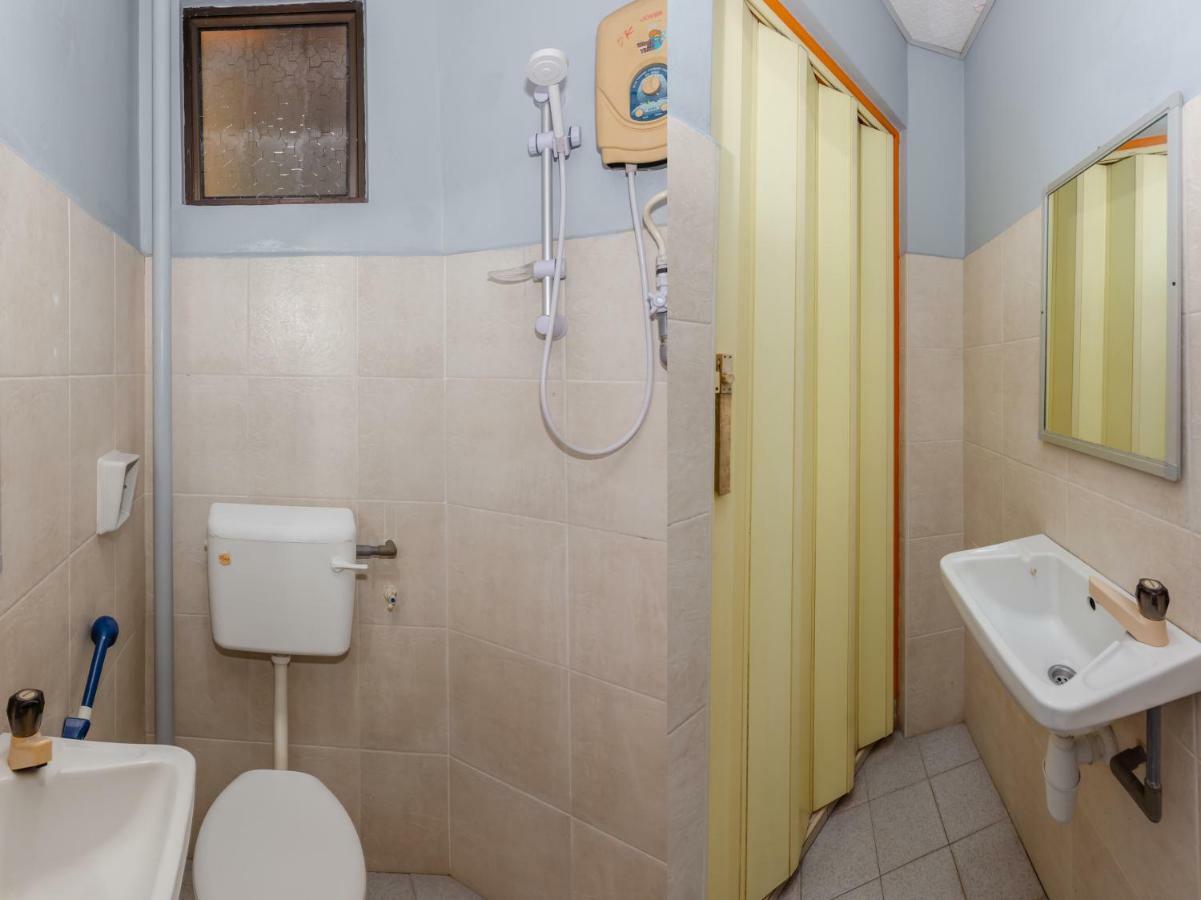 Oyo 1088 Yellow Mansion Banda Kaba Hotel Malacca Luaran gambar