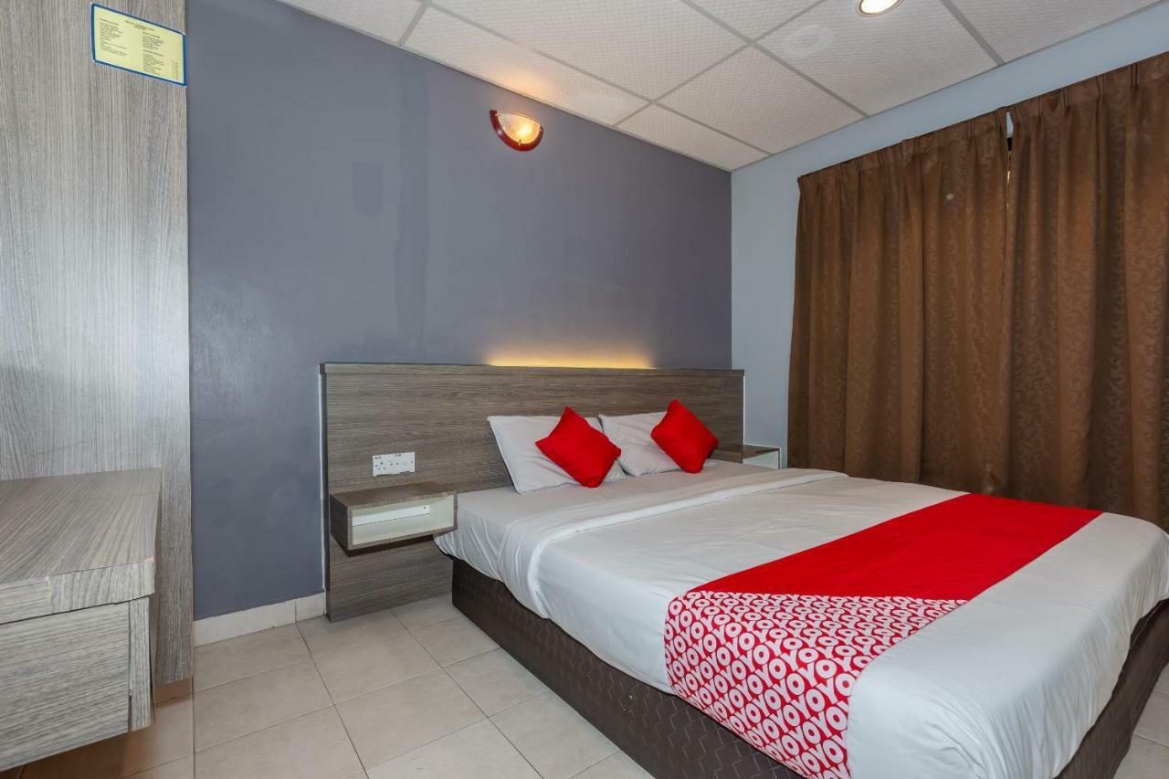 Oyo 1088 Yellow Mansion Banda Kaba Hotel Malacca Luaran gambar