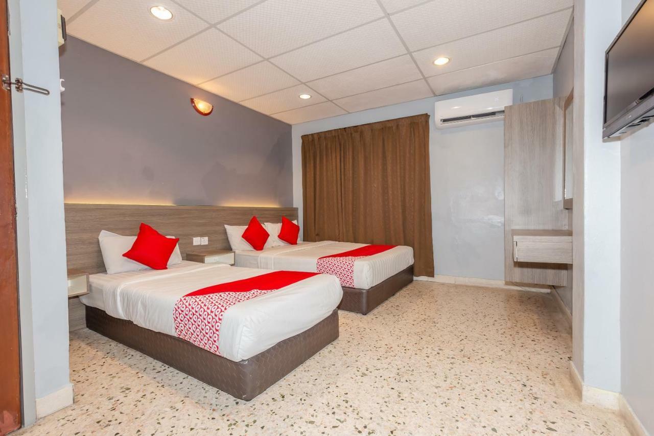 Oyo 1088 Yellow Mansion Banda Kaba Hotel Malacca Luaran gambar