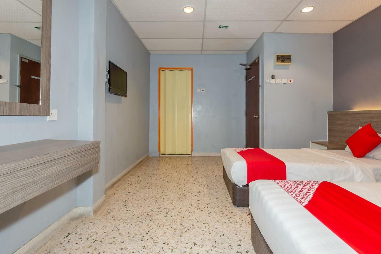 Oyo 1088 Yellow Mansion Banda Kaba Hotel Malacca Luaran gambar